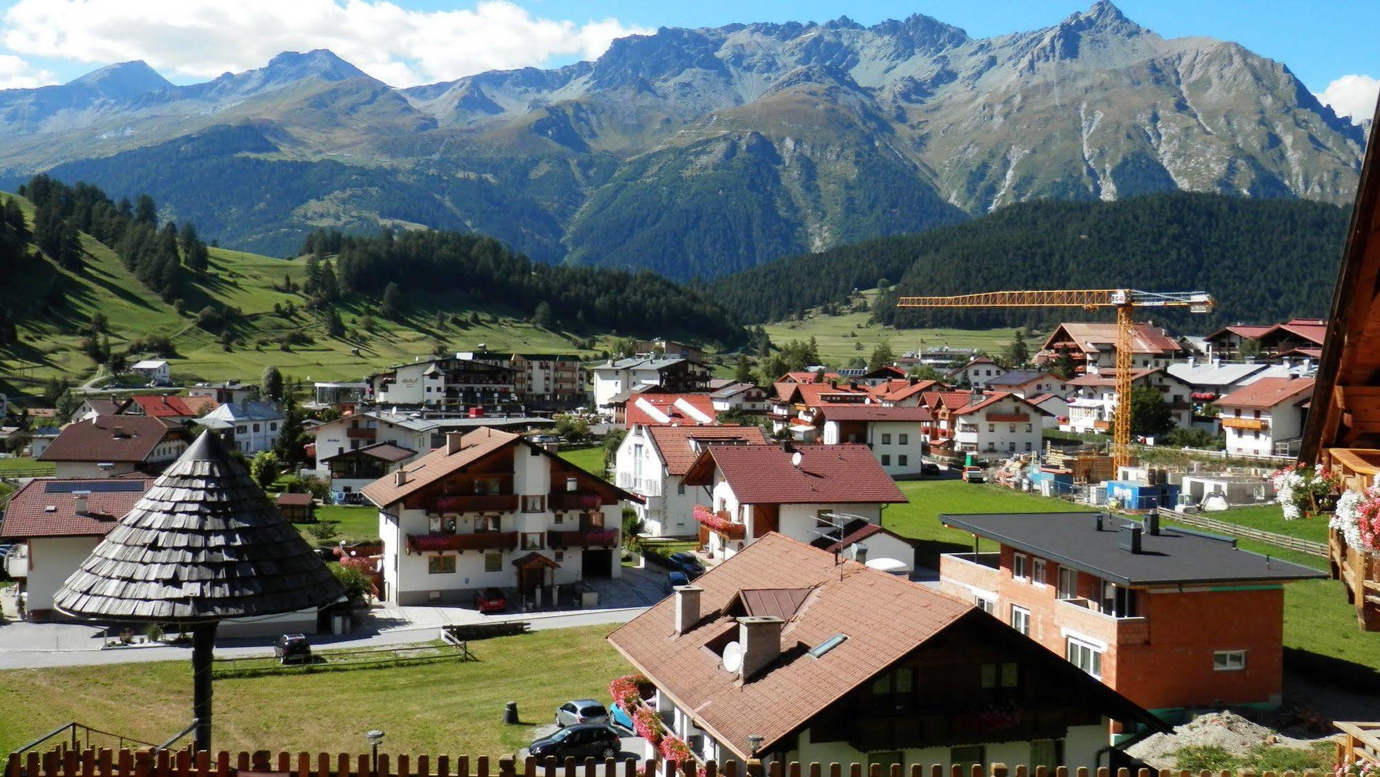 Collina Hotel Garni Nauders Exterior foto
