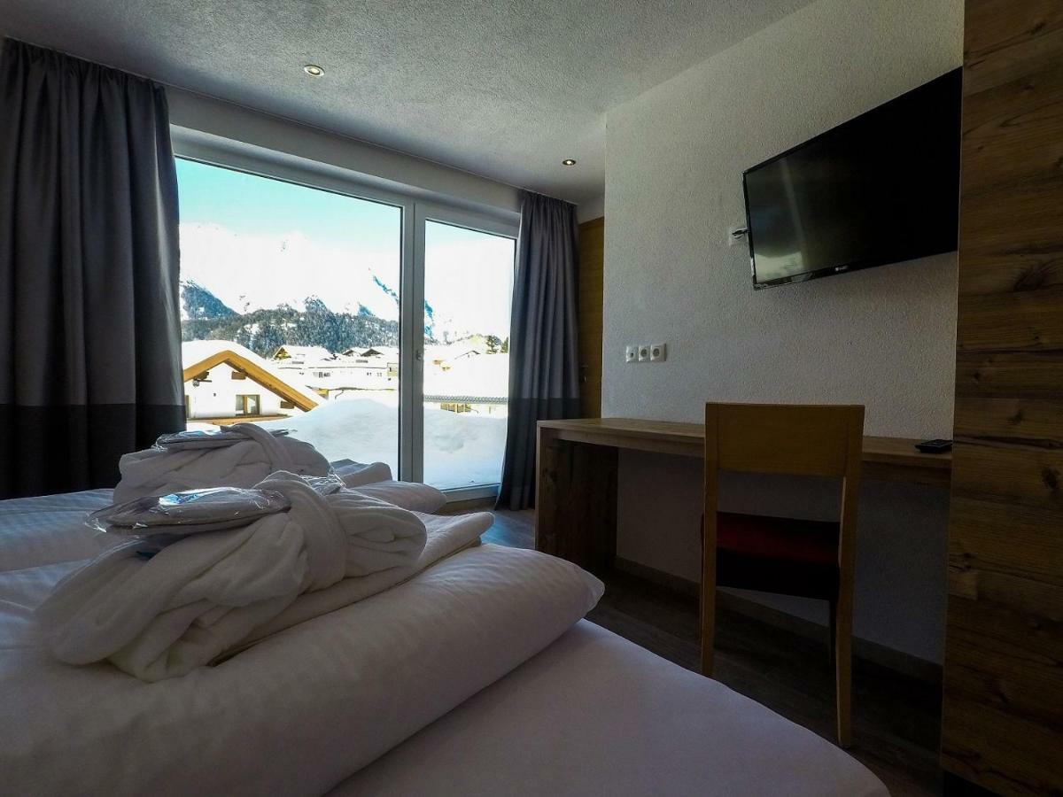 Collina Hotel Garni Nauders Exterior foto